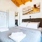 Lunis Villa