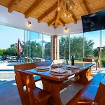 Villa Lunis