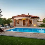 Lunis Villa