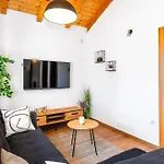 Lunis Villa